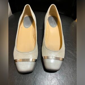 Calvin Klein 8M Silver Gray Slip On Shoe Preowned